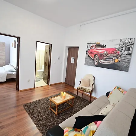 Penthouse 25 Apartment *